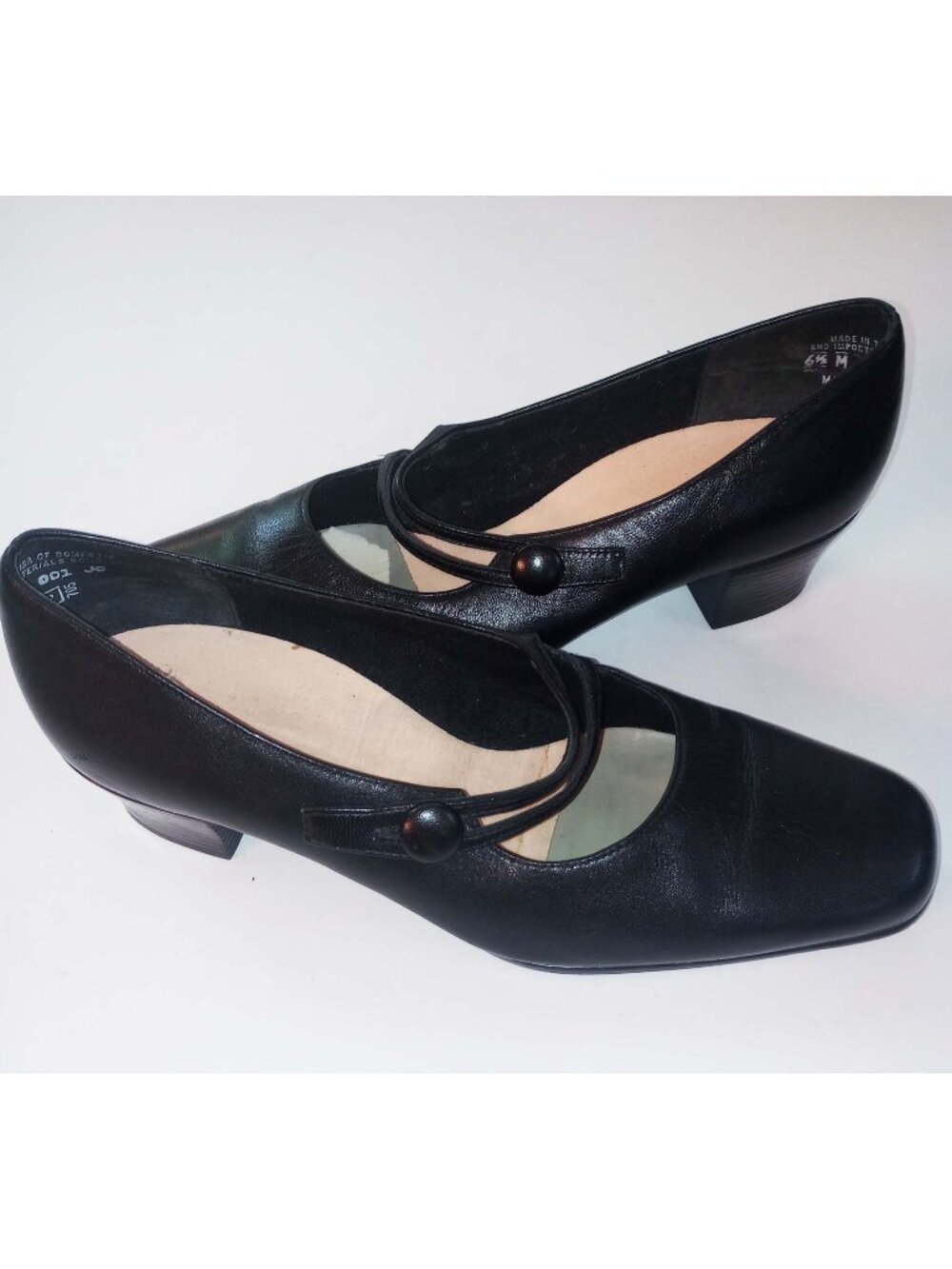 RARE Munro American Made in USA Leather Button Strap Low Block Heel Pump 6 / 6.5